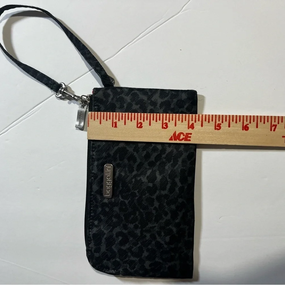Baggallini Gray Cheetah Wristlet Nylon RFID Protected